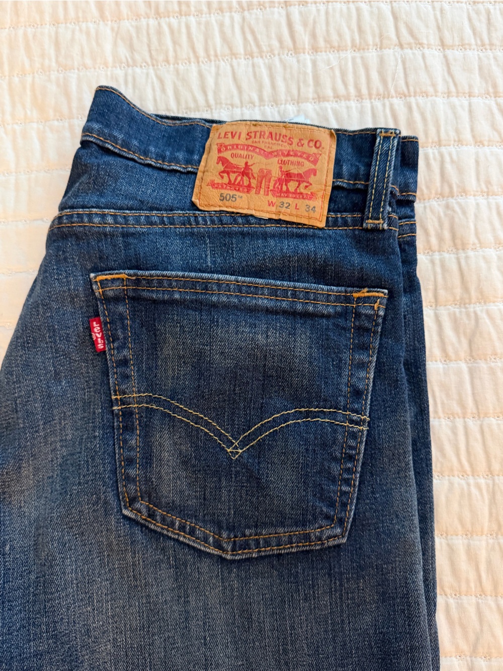 Levi's women’s Dark Blue Straight Jeans with Red Tab